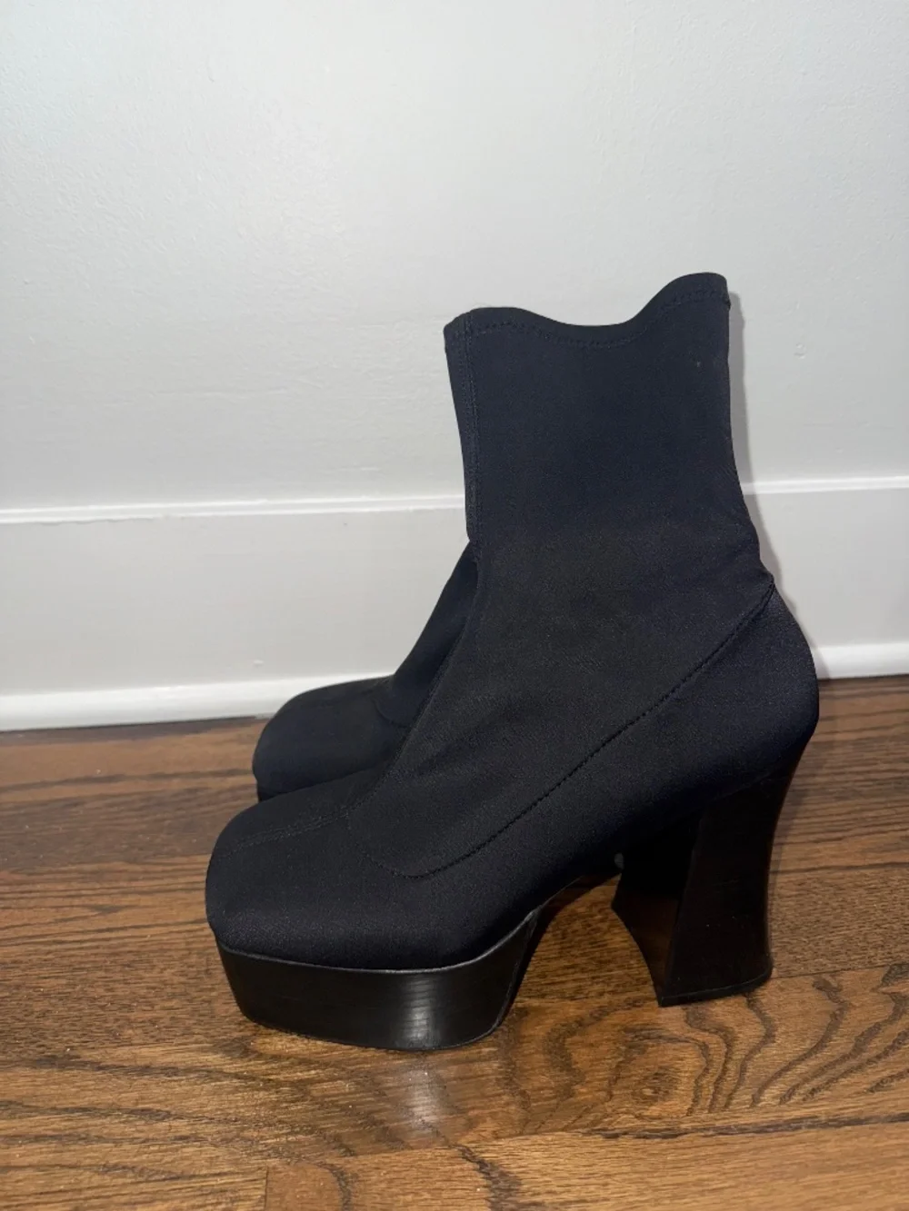 Black Steve Madden Platform Boots